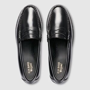 G.H.Bass. Whitney Weejuns Loafer in Black